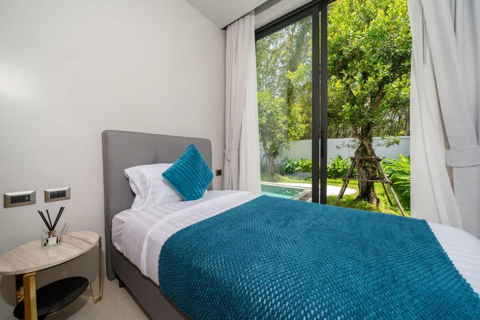 Bang Tao Botanica Modern Loft 4 bd S Villa in Thep Krasatti
