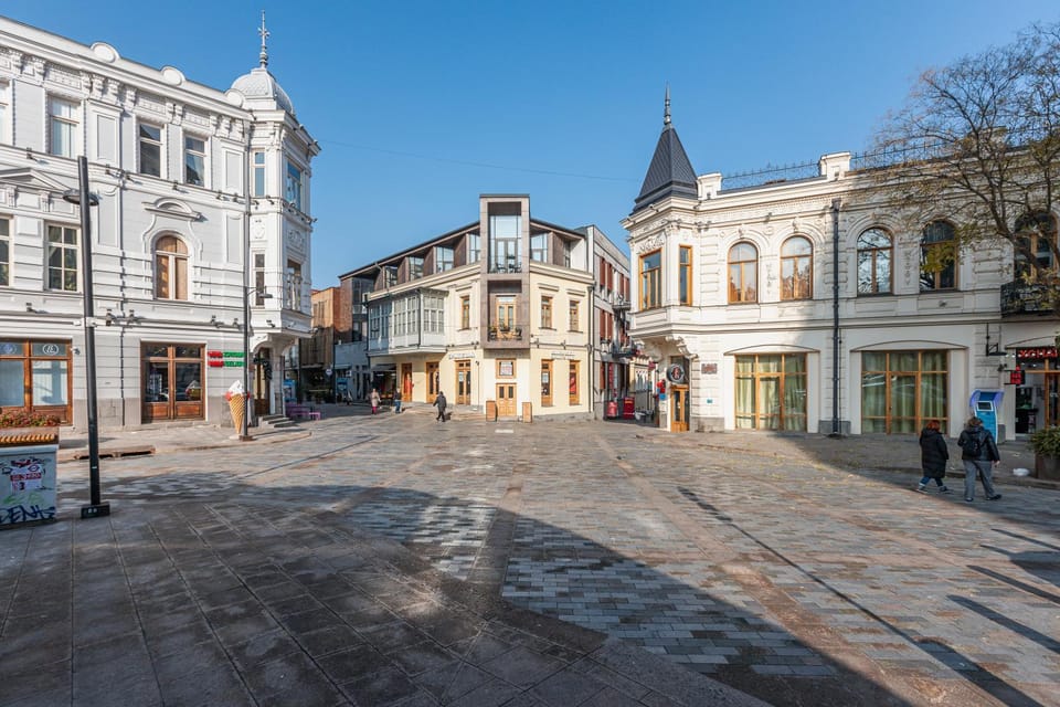 Property building, Neighbourhood, City view, Landmark view, Street view, Location