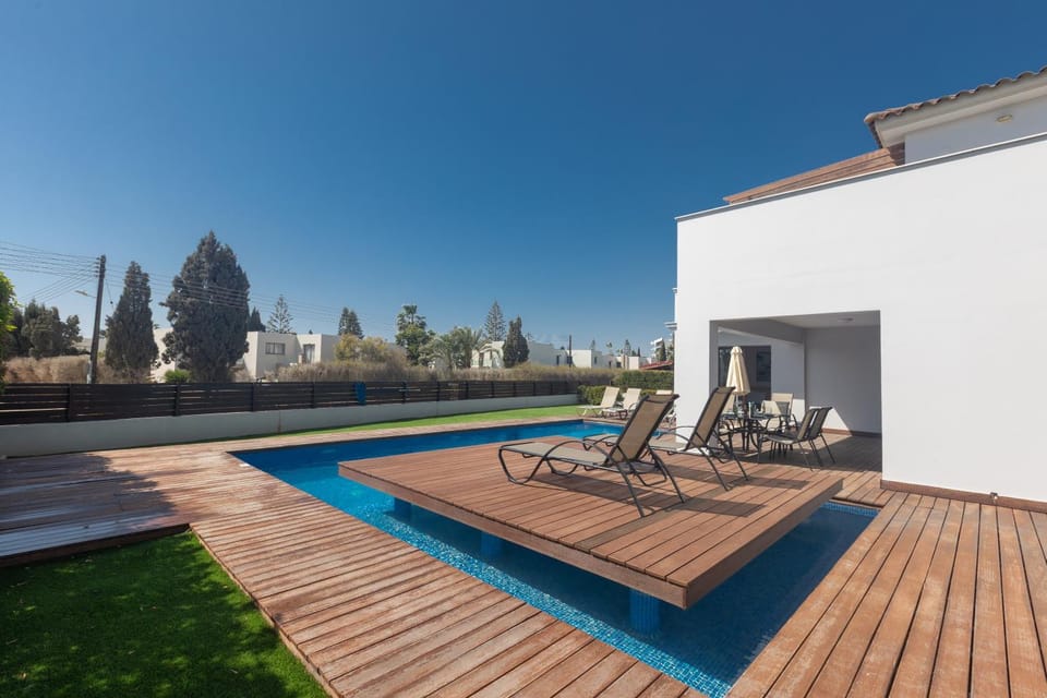 Garden, Swimming pool, sunbed