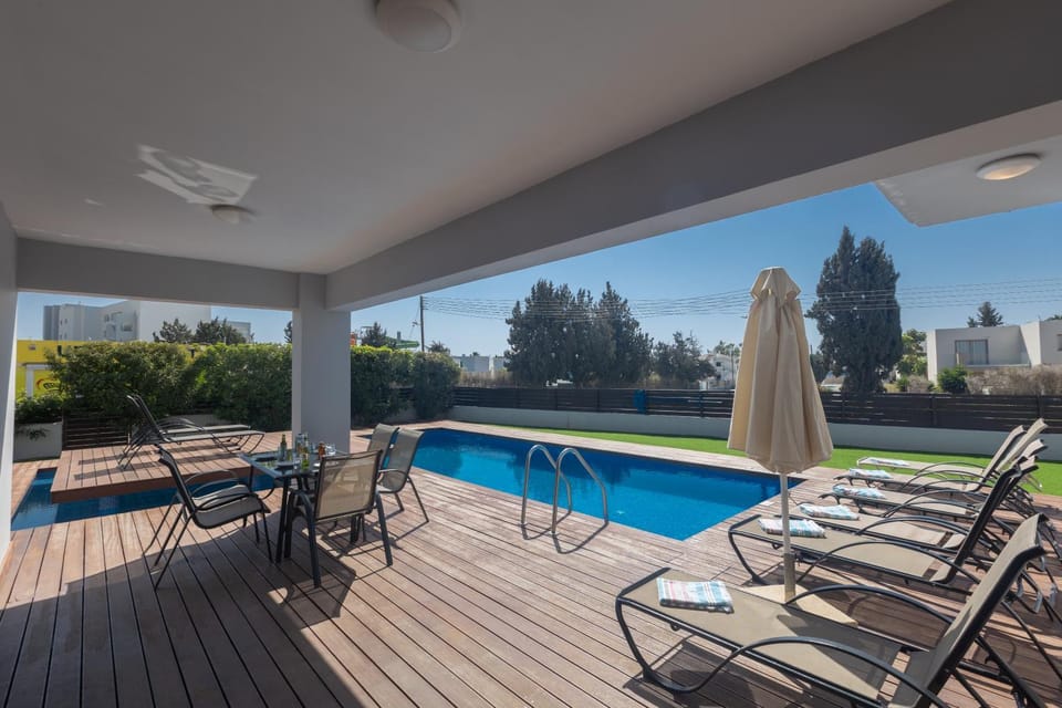 Garden, Swimming pool, sunbed