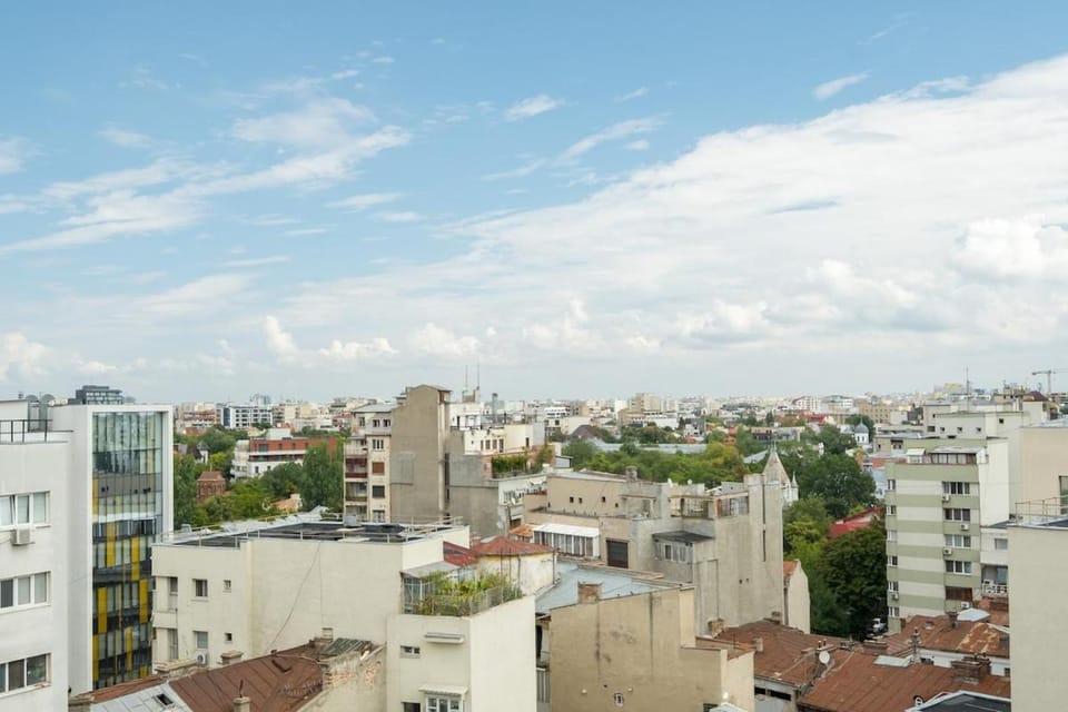 Stunning Views 2BR Flat - Top Location - Terrace Apartment in Bucharest