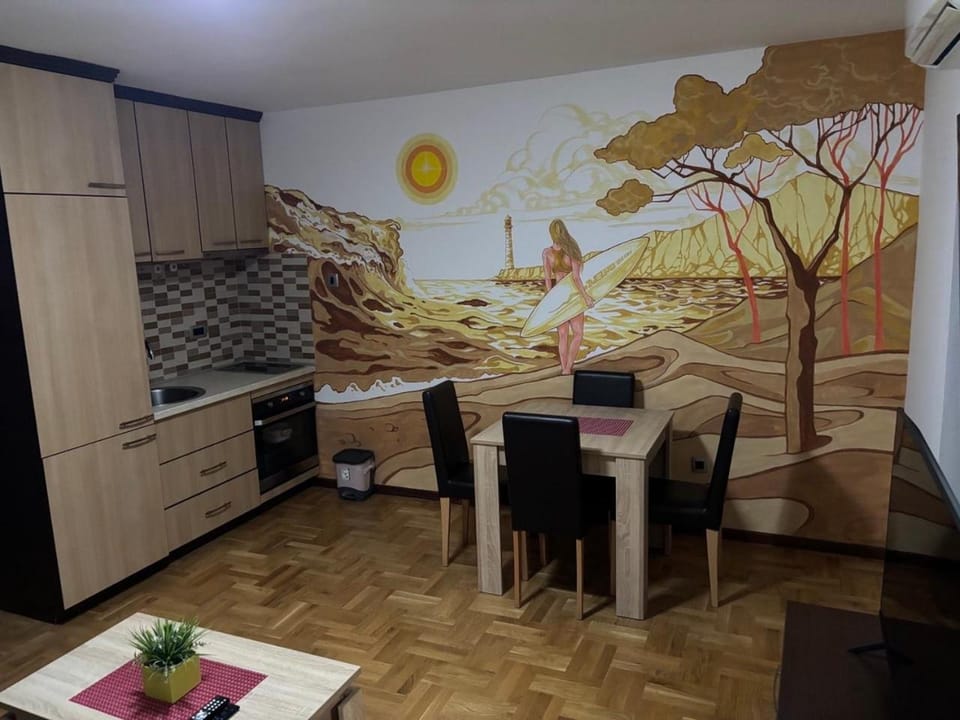 Kitchen or kitchenette, Living room, Seating area, Dining area
