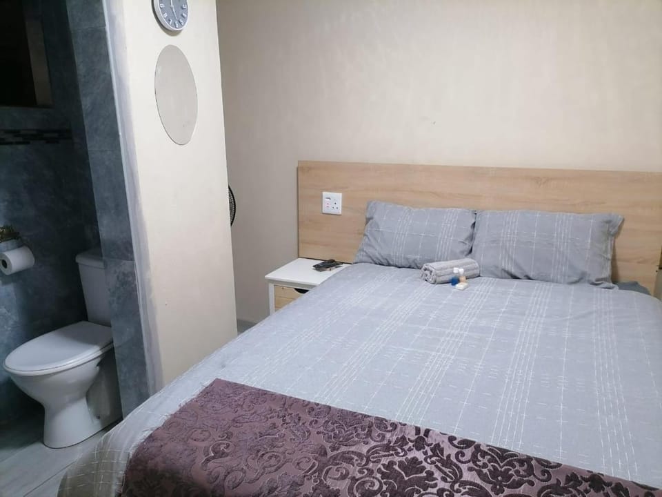 Toilet, Bed, Bathroom, Photo of the whole room, Bedroom