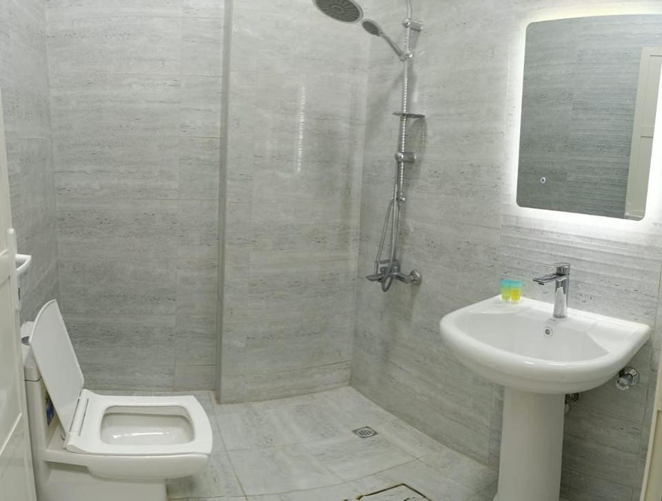 Shower, Toilet, Bathroom