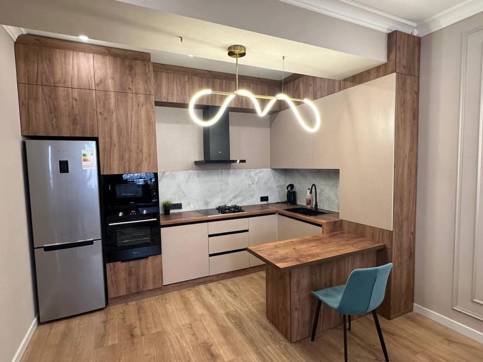 Kitchen or kitchenette, Dining area, stove