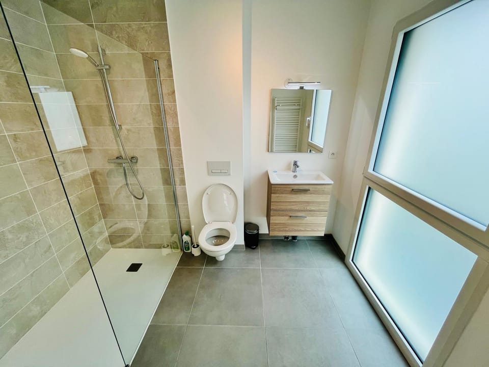 Shower, Toilet, Bathroom