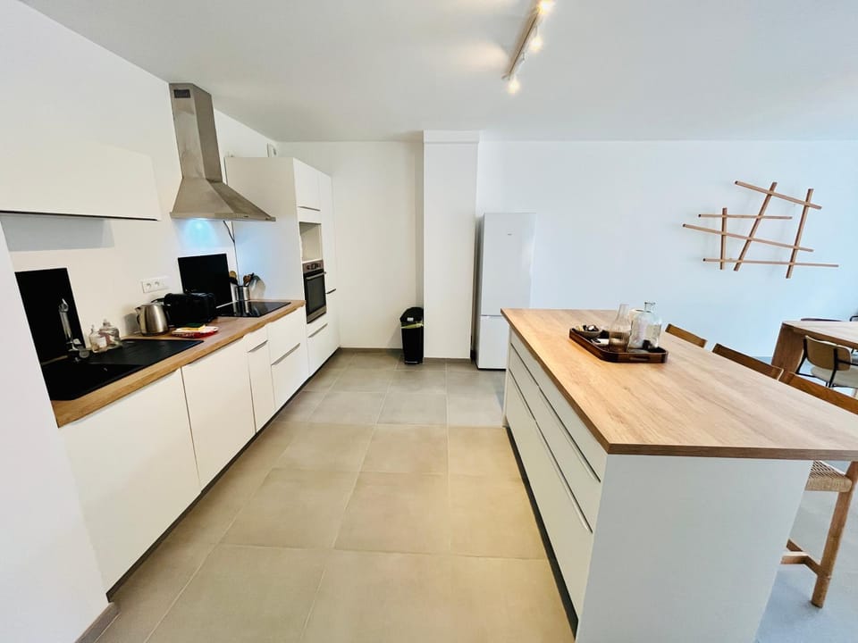 Kitchen or kitchenette, oven, stove, toaster