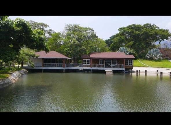 La Isla Ipala House in Guatemala