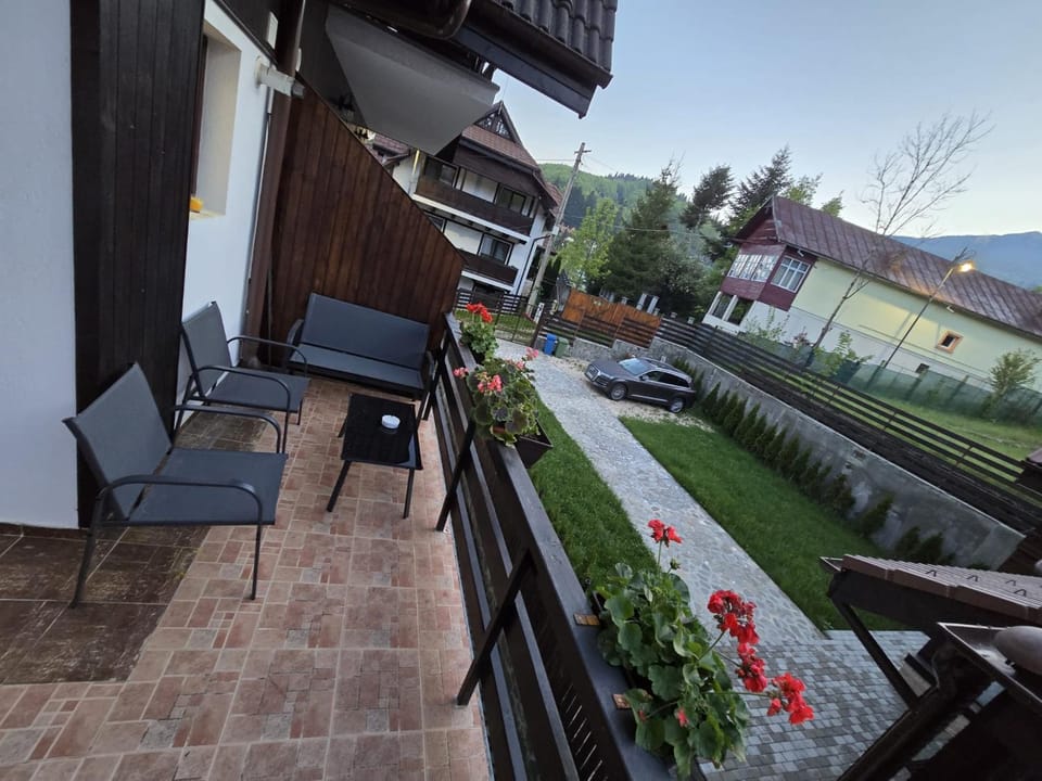 Garden view, Mountain view