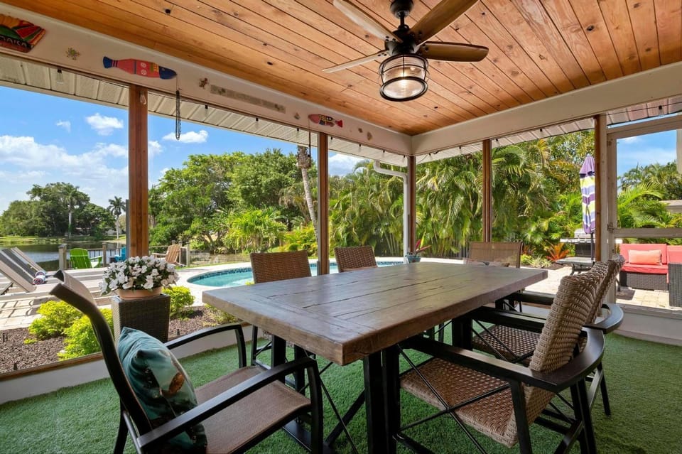 Lakeside Retreat House in Bradenton