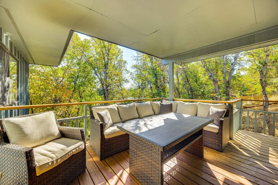 5 Mi to Area Attractions: Home w/ Indoor Hot Tub House in Colorado Springs