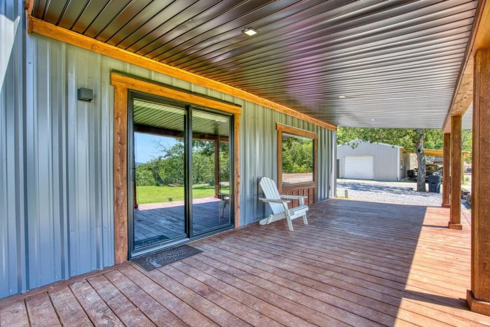 Twisted Tree with Arkansas River Views and Hot Tub House in Muskogee