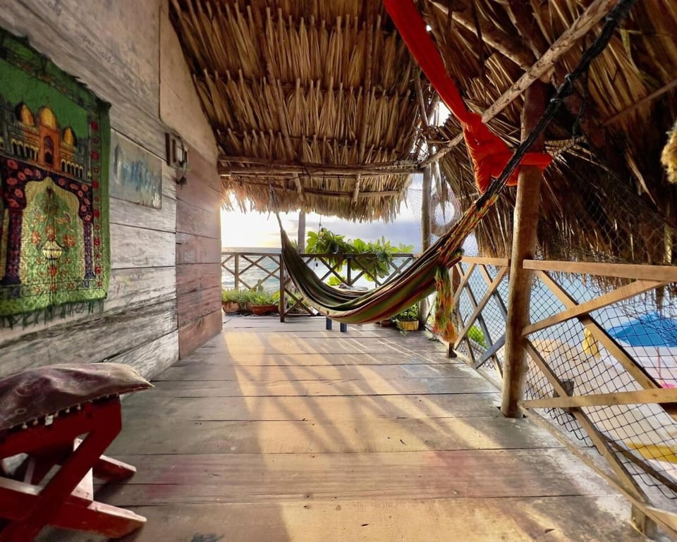 Beautiful Cabaña facing the Caribbean Sea! Chalet in Bolivar