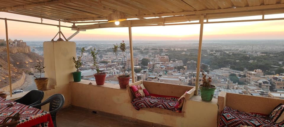 View (from property/room), Balcony/Terrace, Seating area, City view