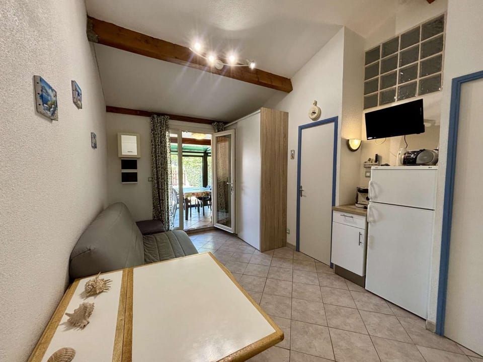 TV and multimedia, Dining area