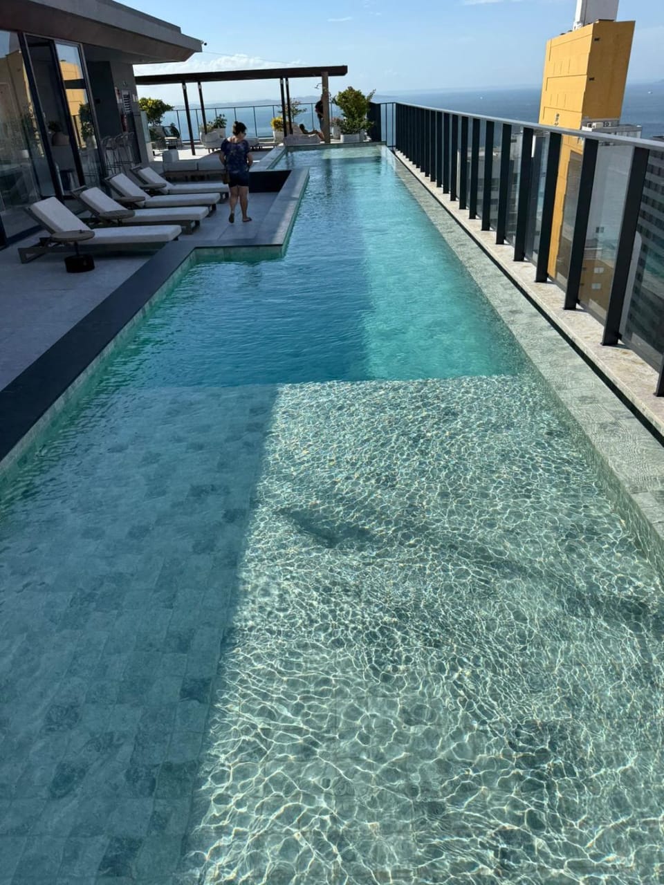 Balcony/Terrace, City view, Sea view, Swimming pool, sunbed