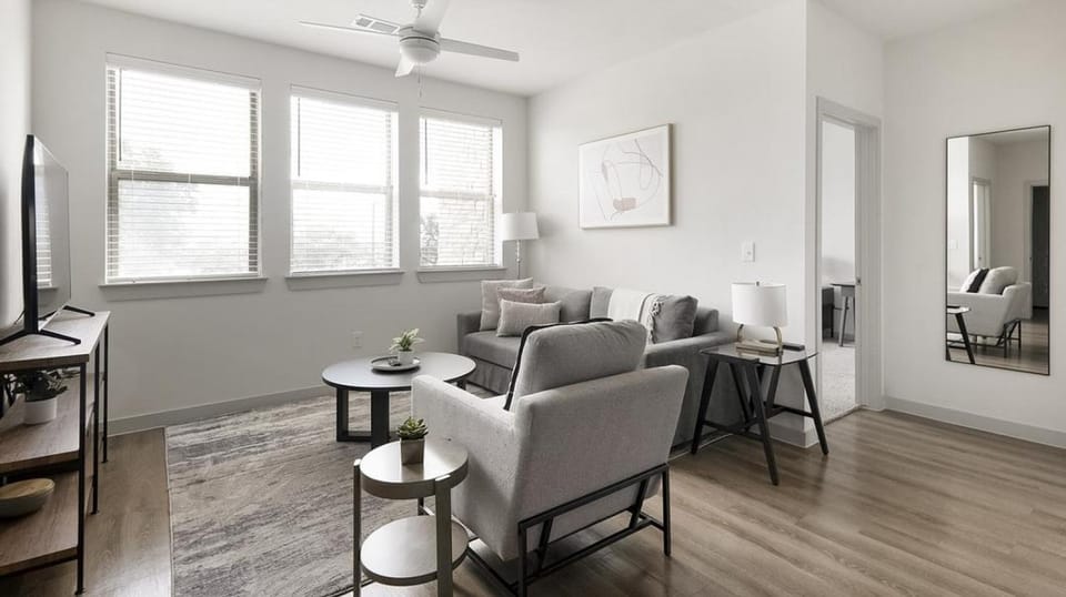 Landing at Birdie on Woodland Greens - 2 Bedrooms in Plaza Volente Apartment in Austin