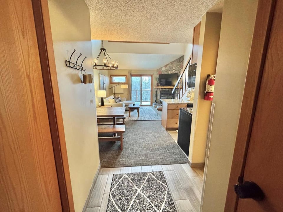 Lutsen Ski-In/Ski-Out | Moose Mtn Views | Hot Tub House in Lutsen