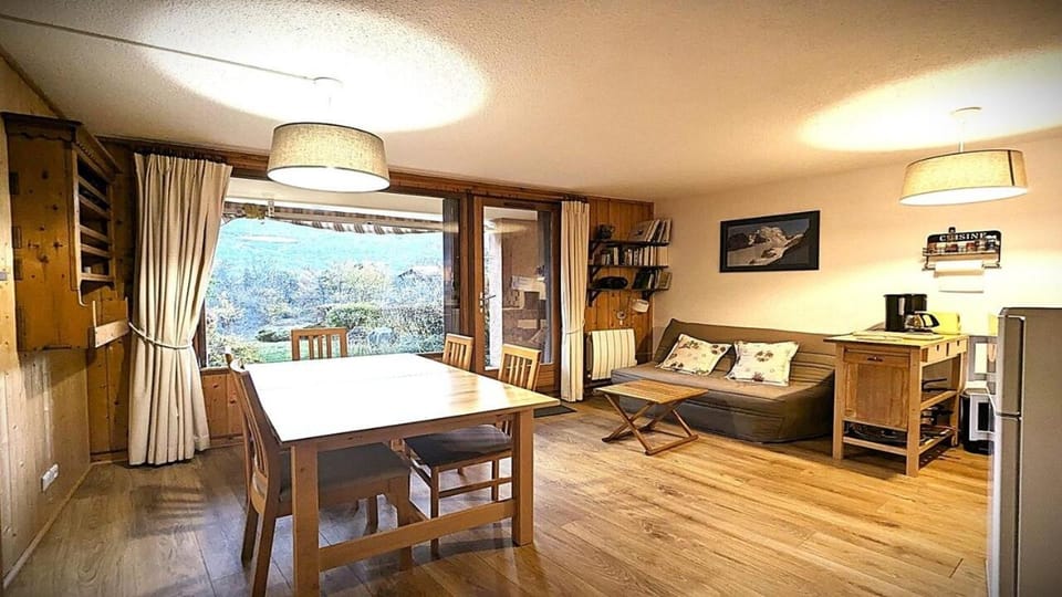 Bed, furniture, kitchen
