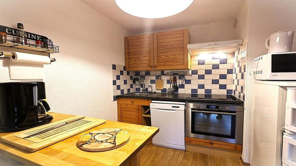 oven, kitchen
