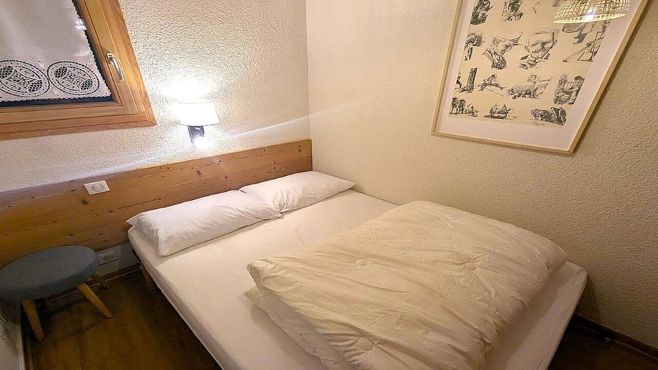 Bed, Bathroom, furniture