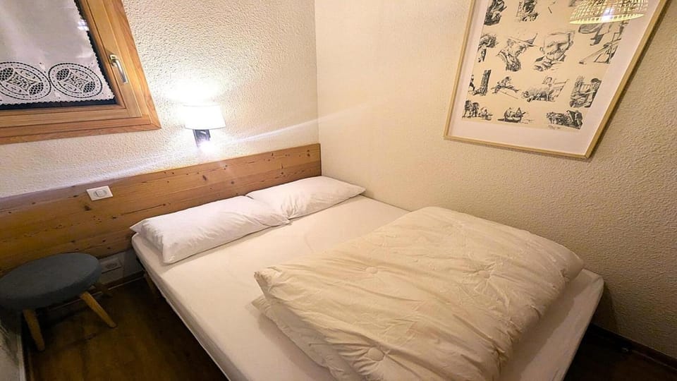 Bed, Bathroom, furniture