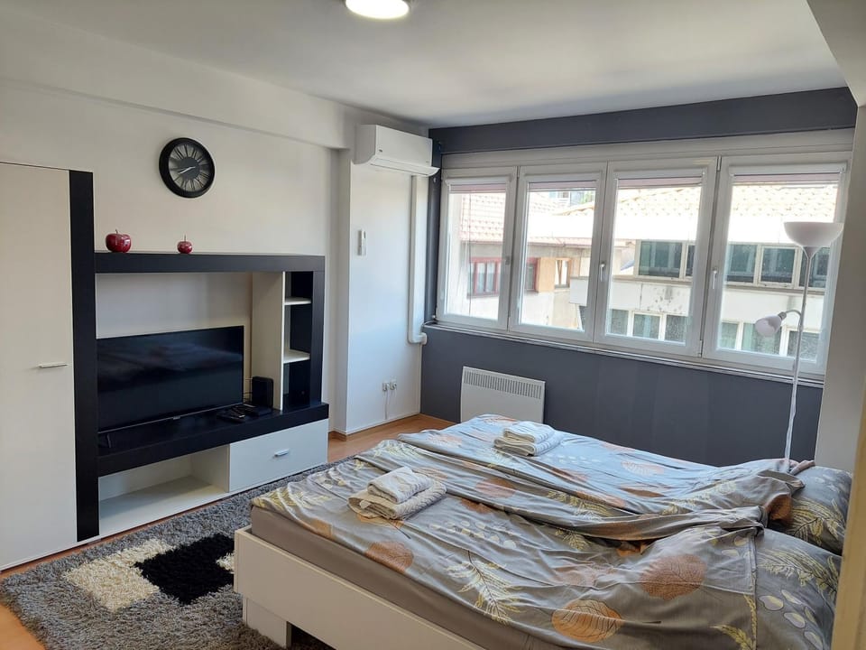 Living room, Bedroom