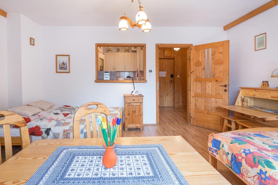 Bed, Living room, Photo of the whole room, Bedroom