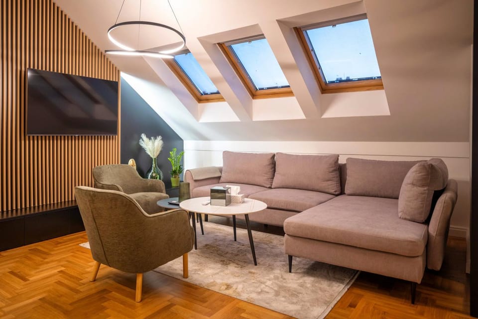 TV and multimedia, Living room, Seating area