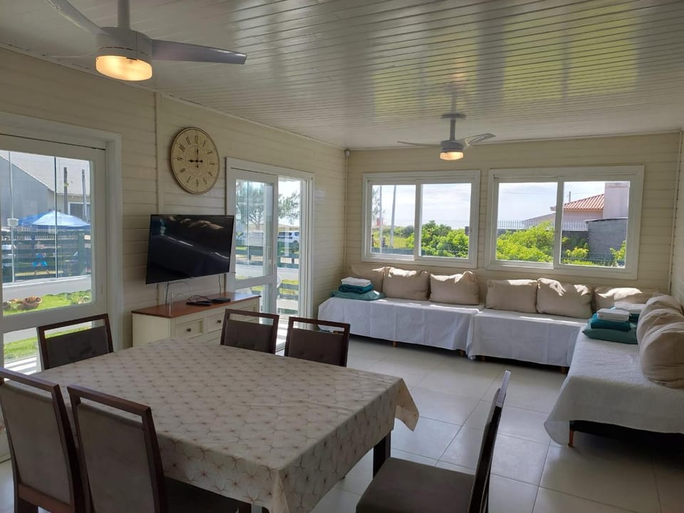 Linda Casa Beira Mar Itapeva, Torres RS House in State of Rio Grande do Sul