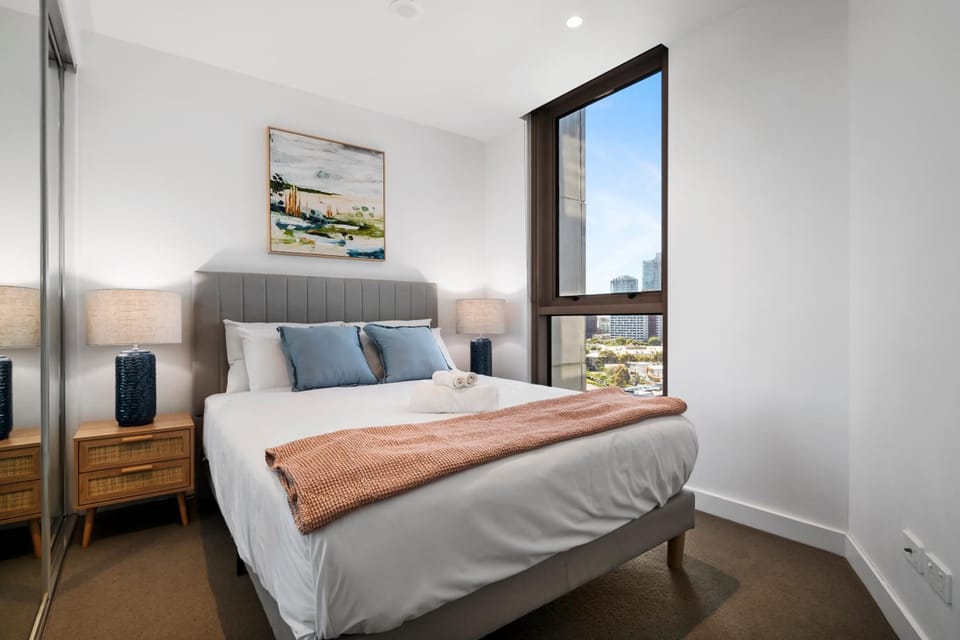 City Center Apt with Separate Office and Lovely Views Apartment in Southbank