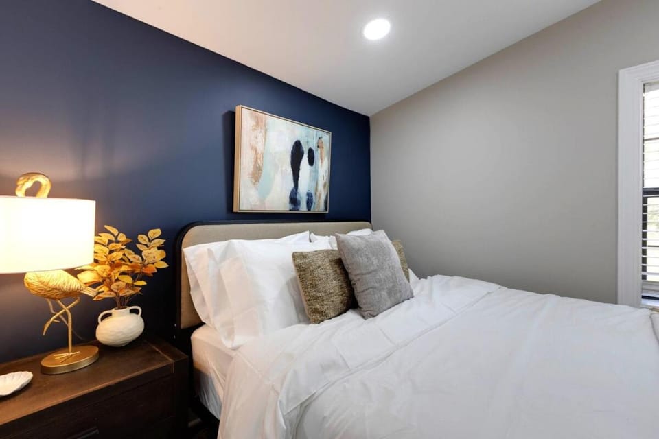 Aesthetic 3BD Home, Downtown, FSU, Games & Yard House in Tallahassee