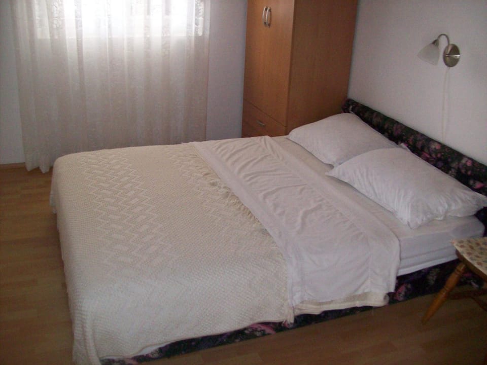 Apartments Dino Apartment in Makarska