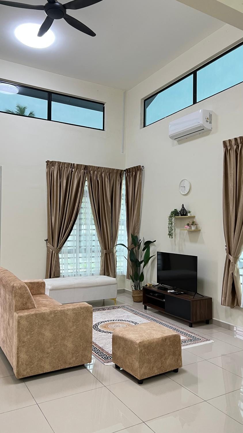 TV and multimedia, Living room, Seating area, air conditioner