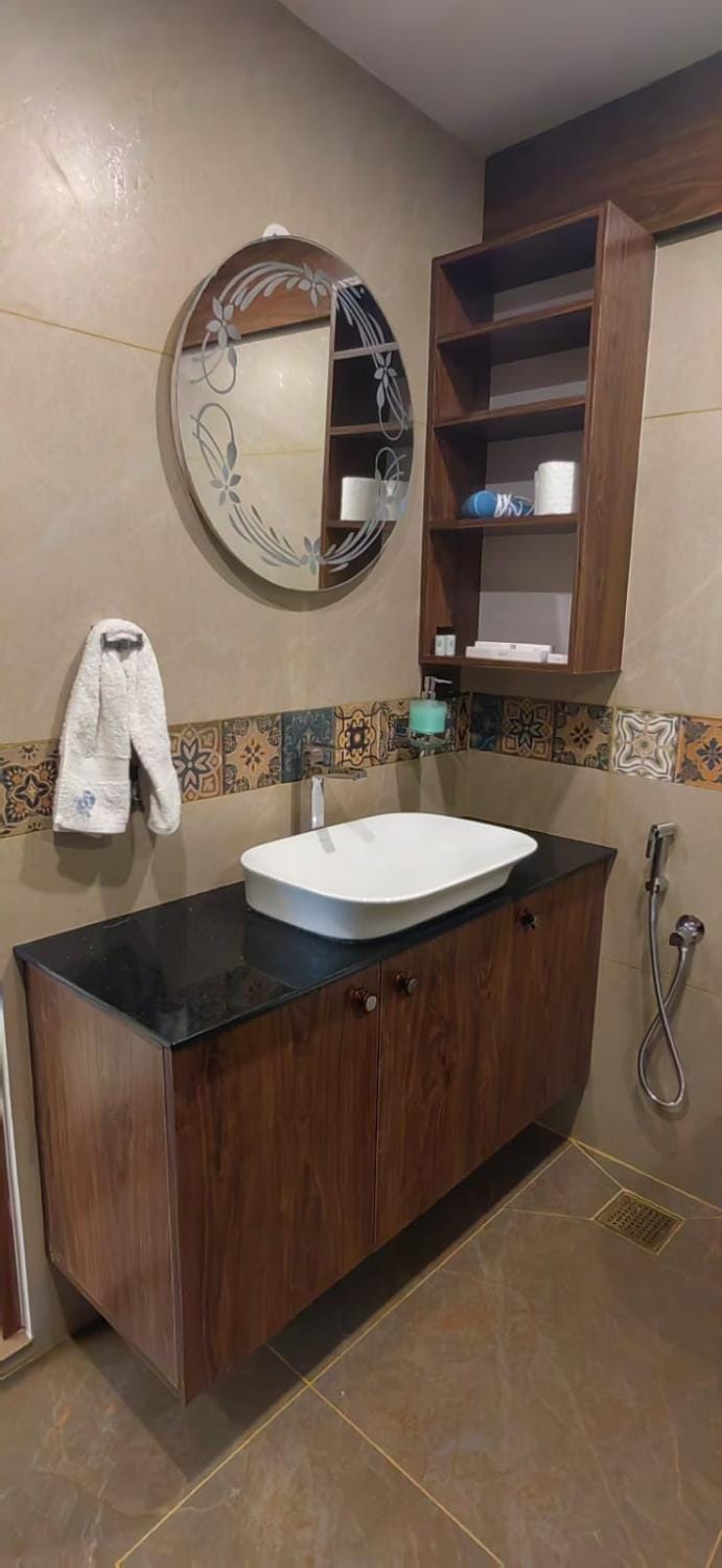 Bathroom, towels