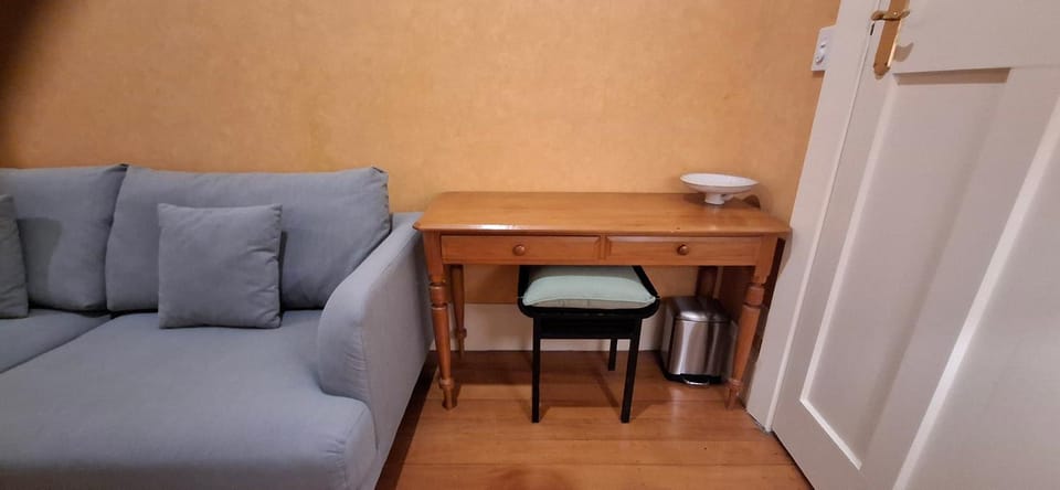 Smart Value Premium Alpine Stay Strictly Smoke, Vape & Pet Free Apartment in Canterbury