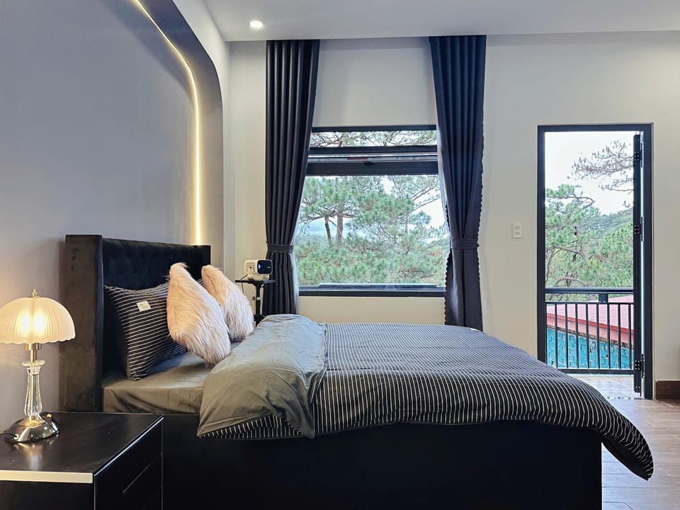 Bed, View (from property/room), Balcony/Terrace, Photo of the whole room, Bedroom