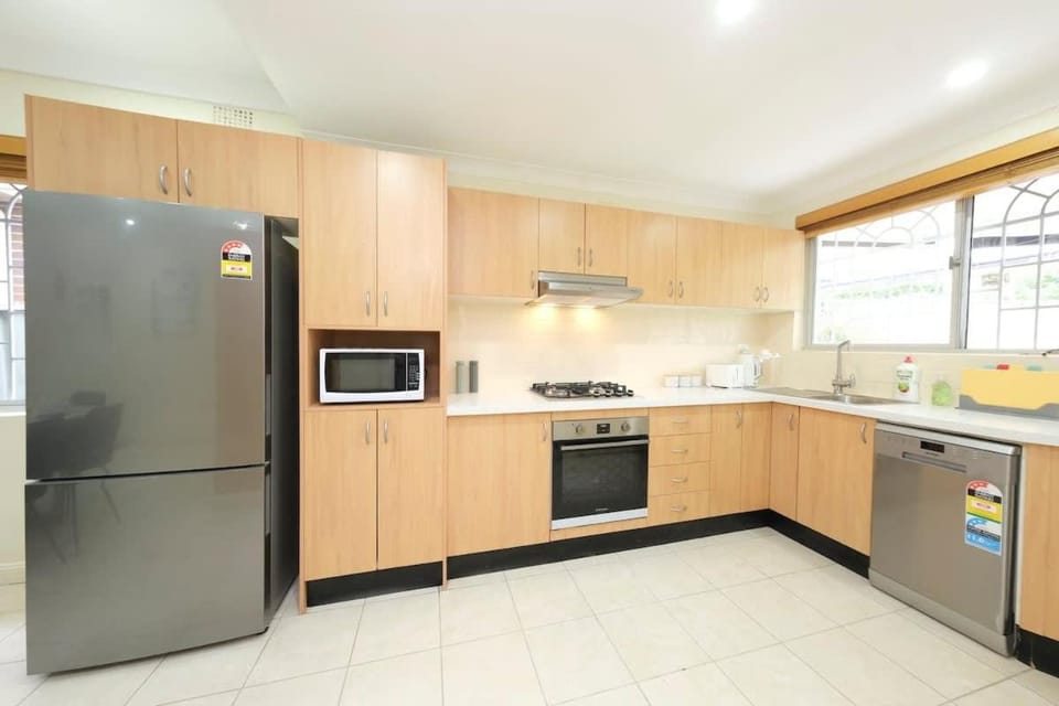 Sydney Burwood 4 bed next to Park Westfield train House in Sydney