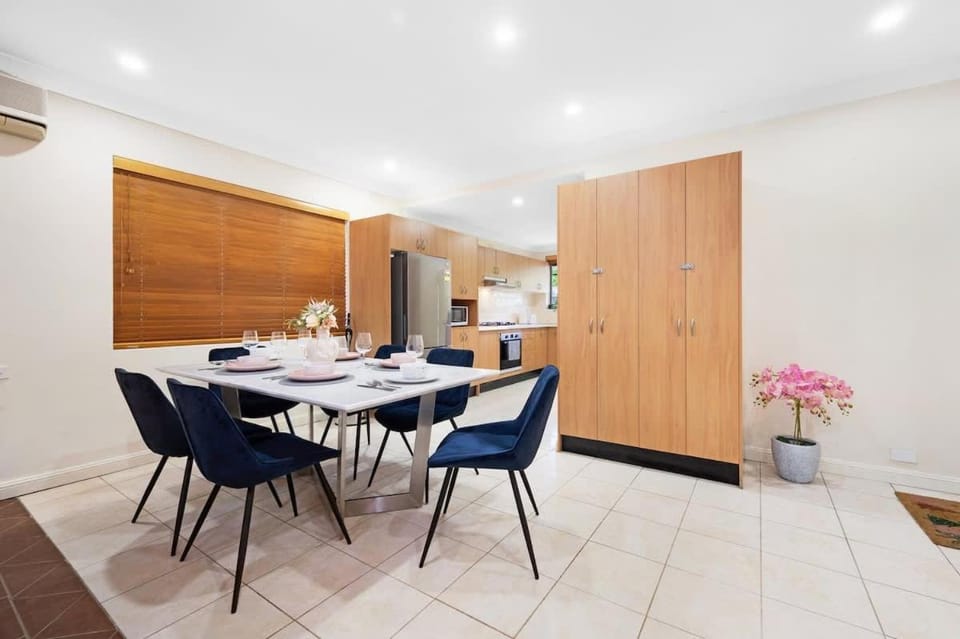 Sydney Burwood 4 bed next to Park Westfield train House in Sydney