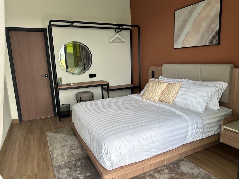 Bed, Photo of the whole room, Bedroom