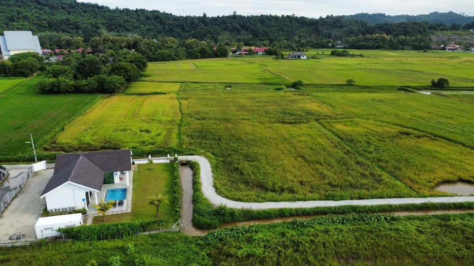 Natural landscape, Bird's eye view, Mountain view, Mountain view, Pool view, Pool view, Swimming pool