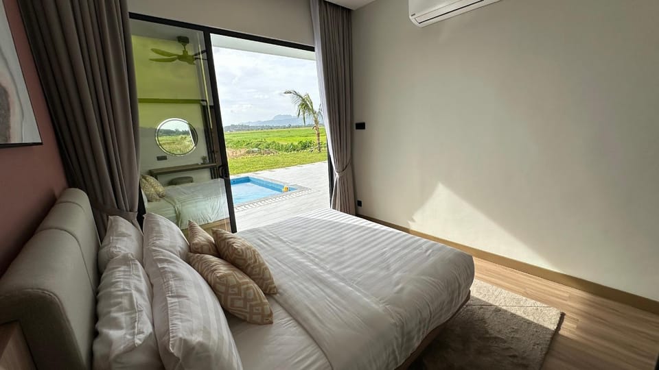 Bed, Bedroom, Pool view