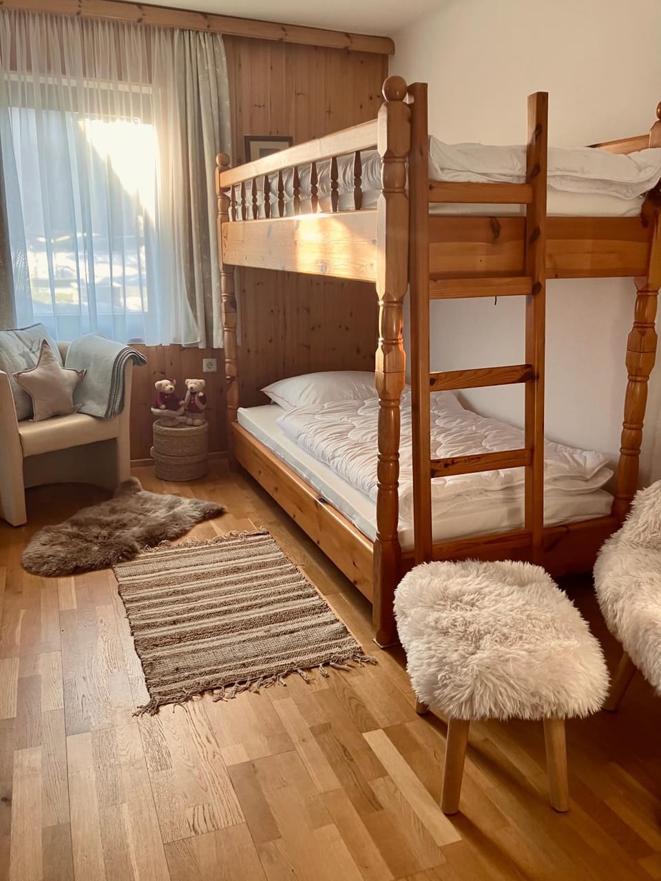 Living room, bunk bed
