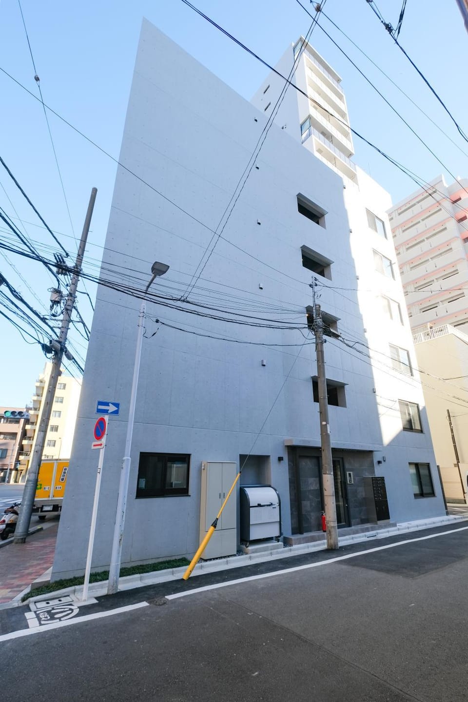 Property building, Day, Neighbourhood, Location
