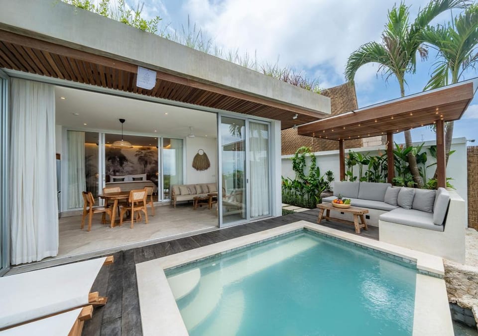 Property building, Swimming pool