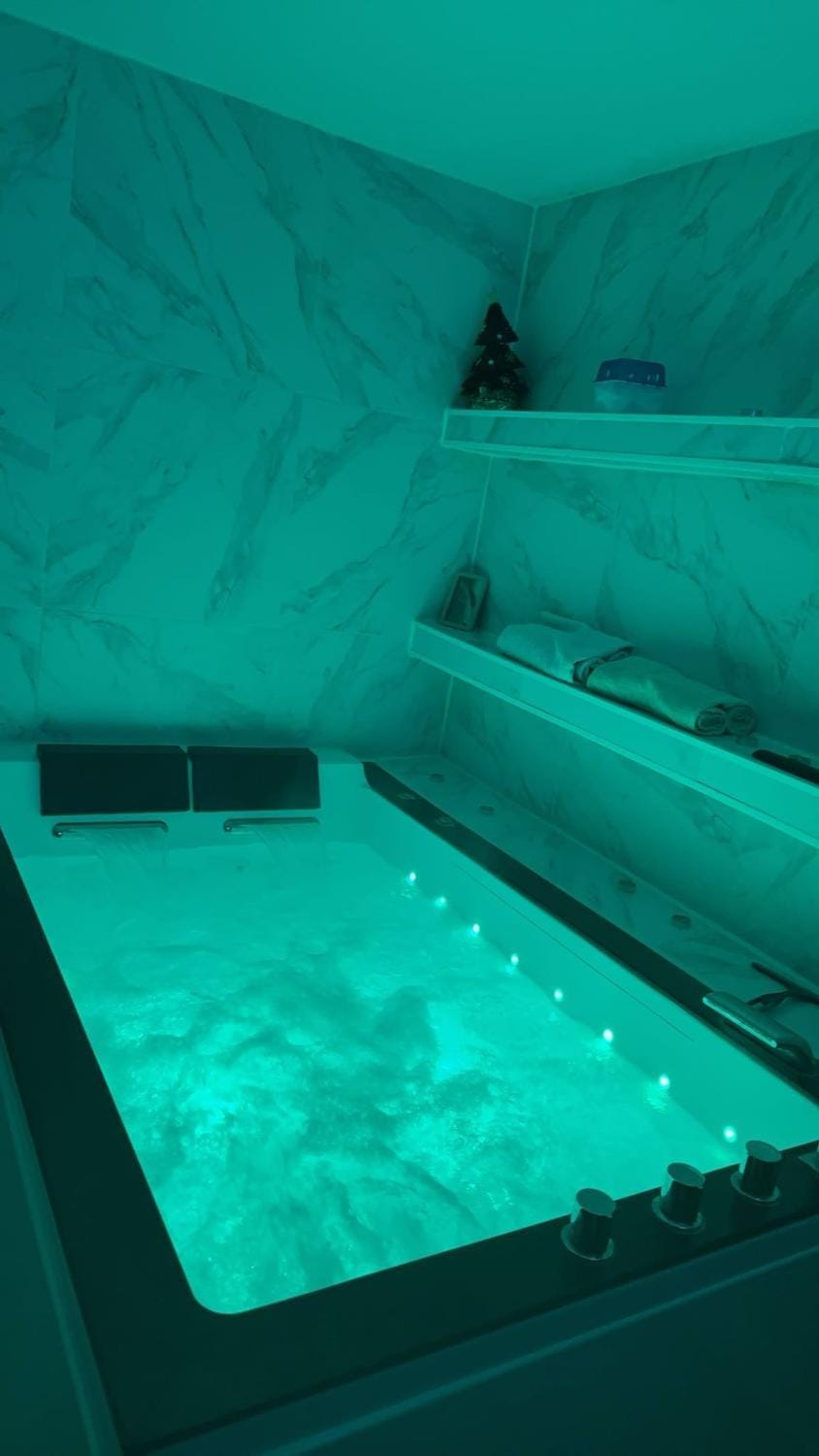 Hébergement jacuzzi très silencieux Apartment in Île-de-France