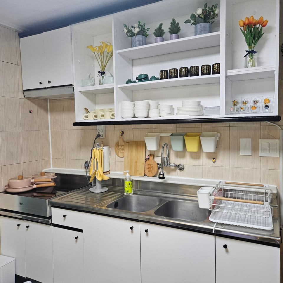 Kitchen or kitchenette, Food, stove