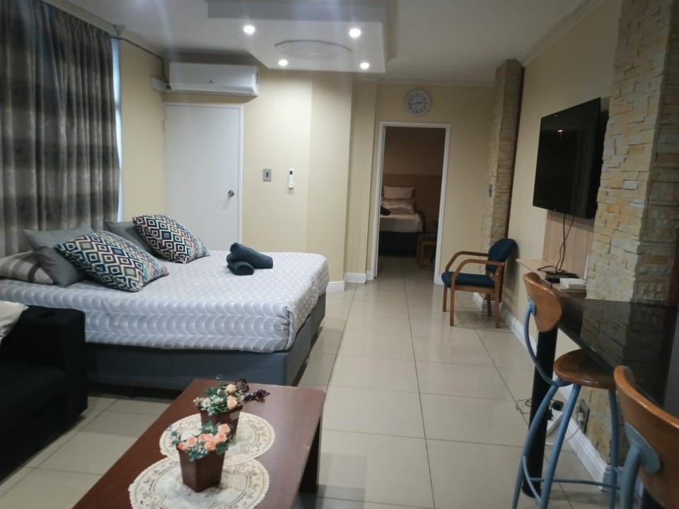 Oceanic 113 North Beach Apartment in Durban