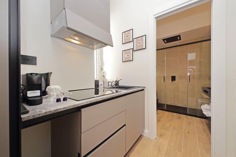 Coffee/tea facilities, View (from property/room), kitchen