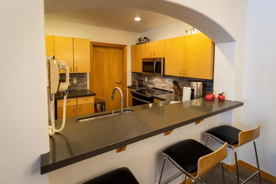 4315A - One Bedroom Deluxe Creekside Condominiums Apartment in Wasatch County